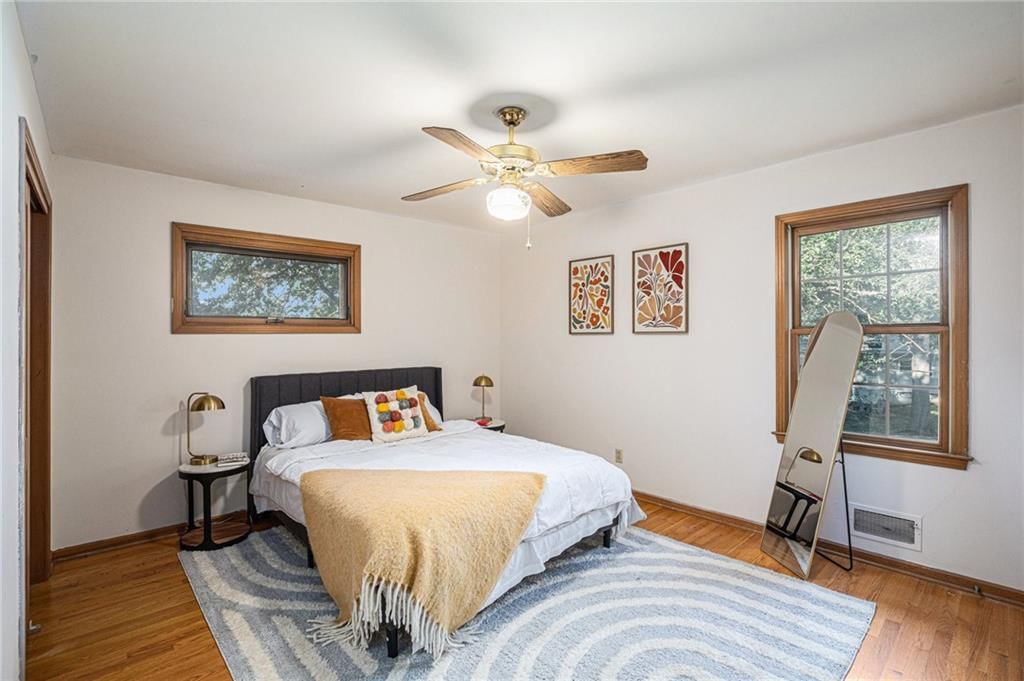 10518 Mersington Avenue — photo 12