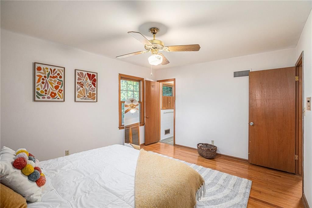 10518 Mersington Avenue — photo 14