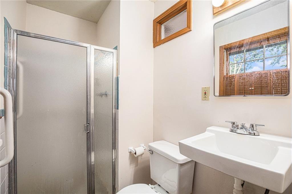 10518 Mersington Avenue — photo 15