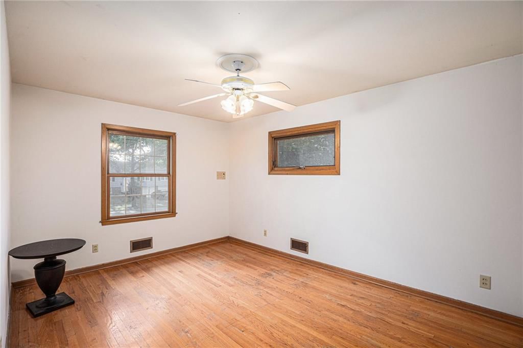10518 Mersington Avenue — photo 16