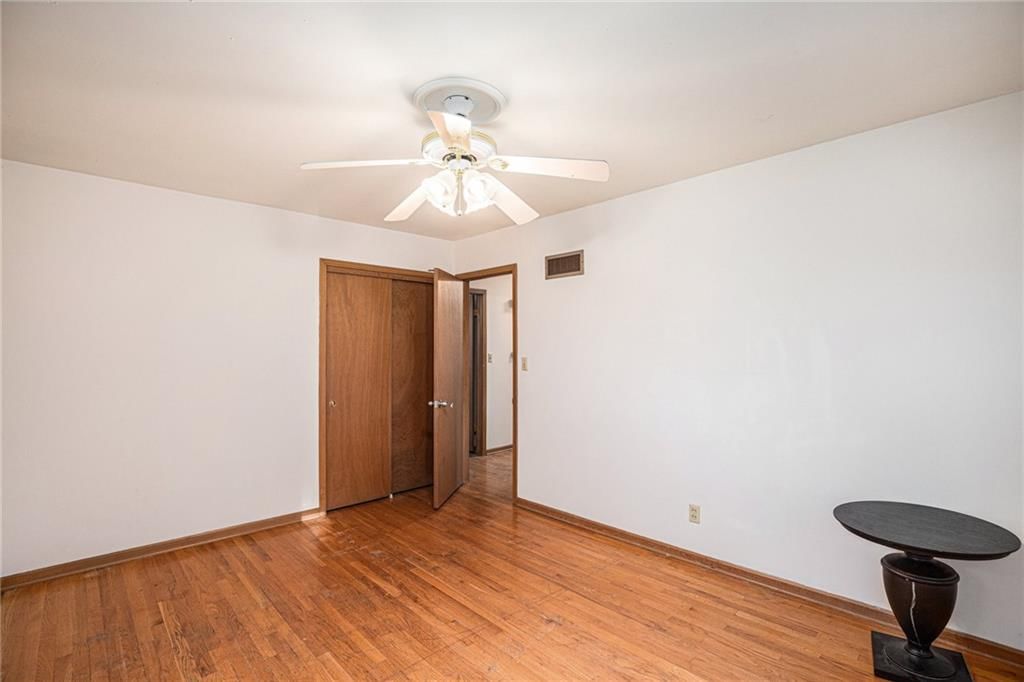10518 Mersington Avenue — photo 17
