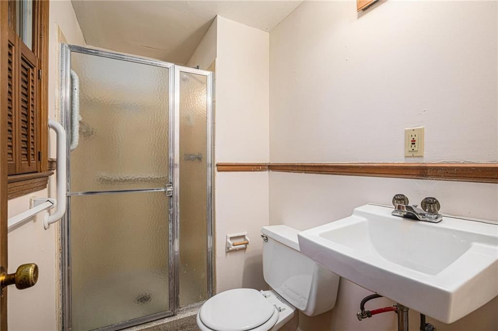 10518 Mersington Avenue — photo 23