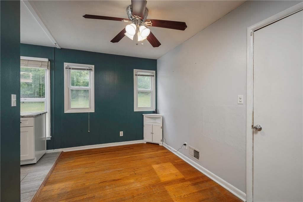 Photo 5 of 20 - 9903 Harrison Street