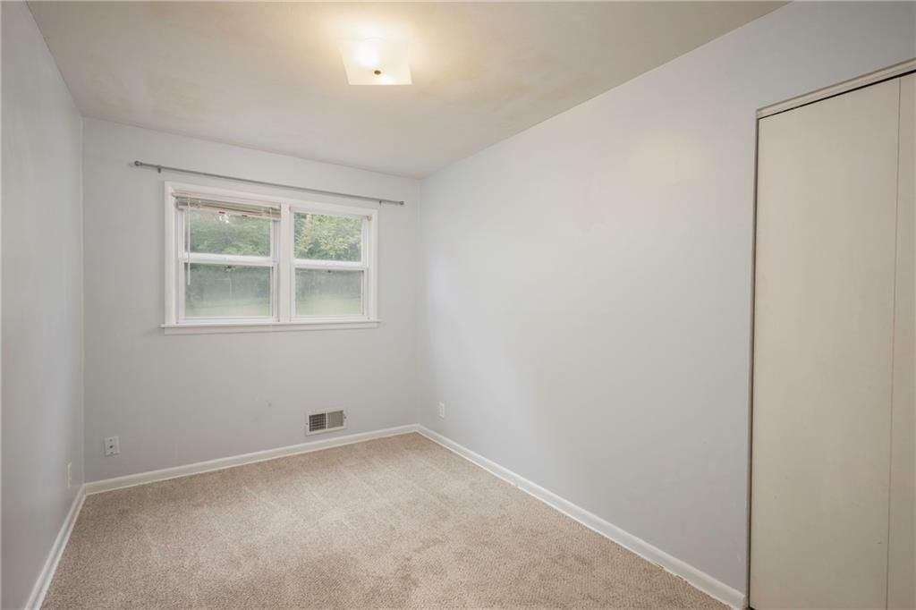 Photo 8 of 20 - 9903 Harrison Street