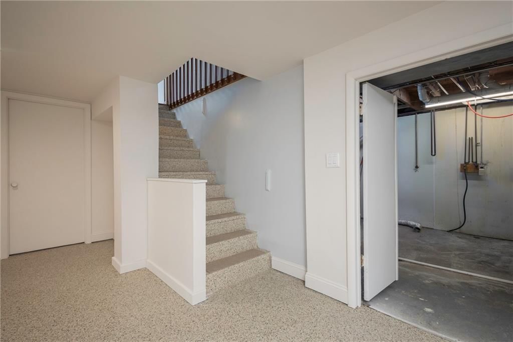 Photo 12 of 20 - 9903 Harrison Street