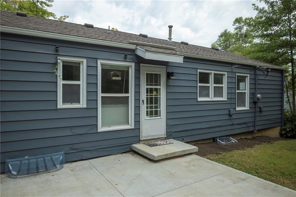 Photo 15 of 20 - 9903 Harrison Street