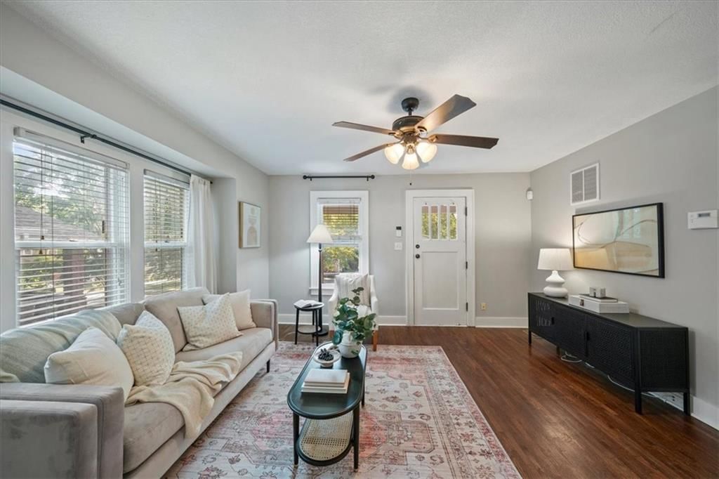 4431 Cambridge Street — photo 3