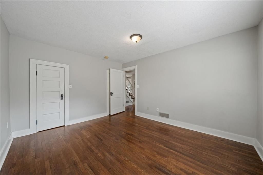 4431 Cambridge Street — photo 17