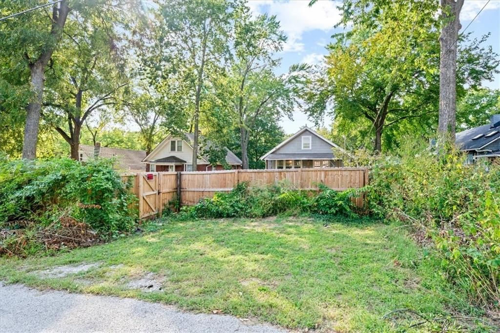 4431 Cambridge Street — photo 26