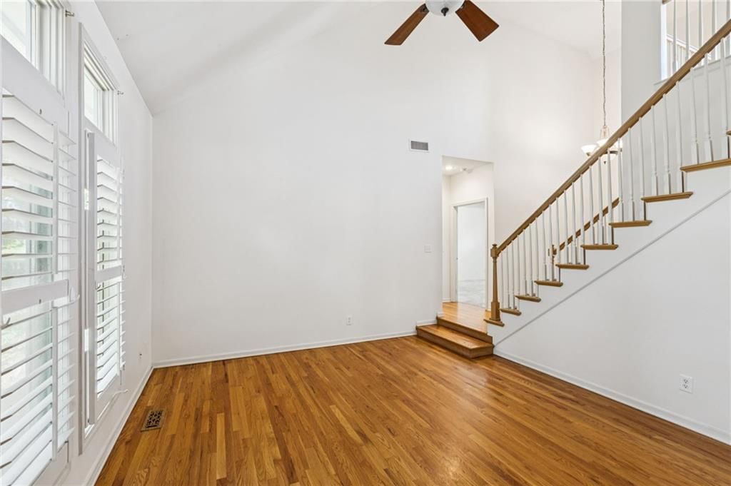 1024 Redwood Lane — photo 3