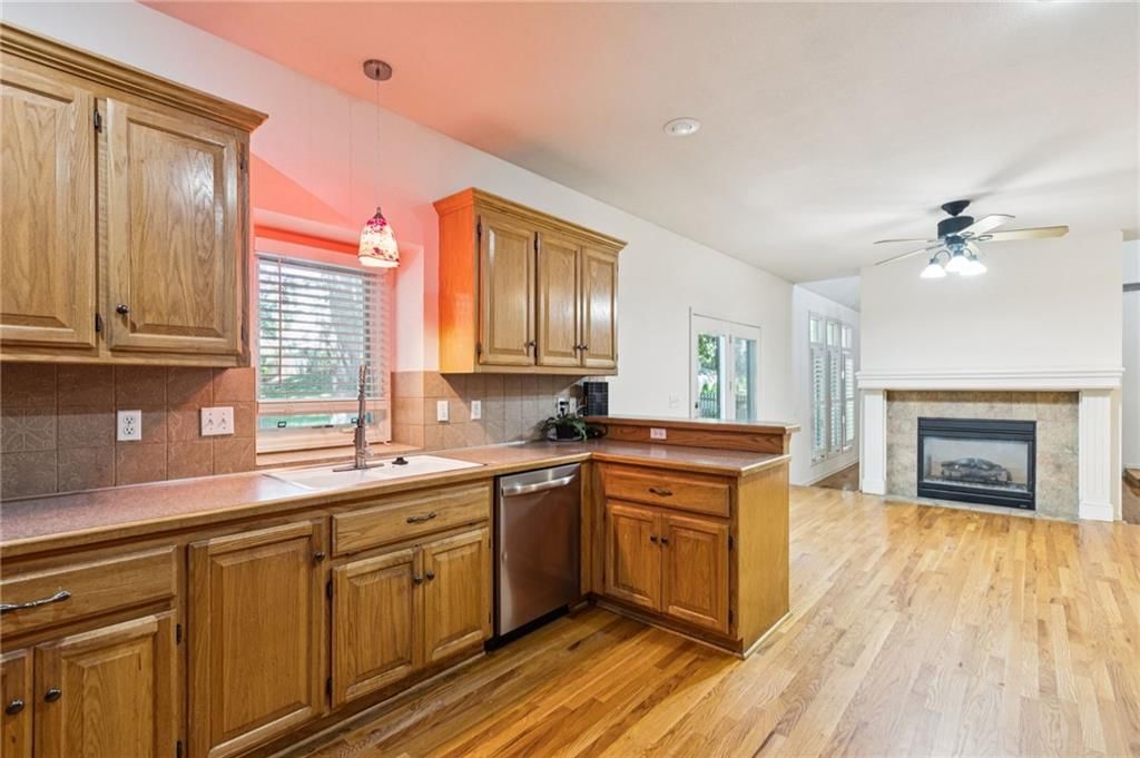1024 Redwood Lane — photo 9