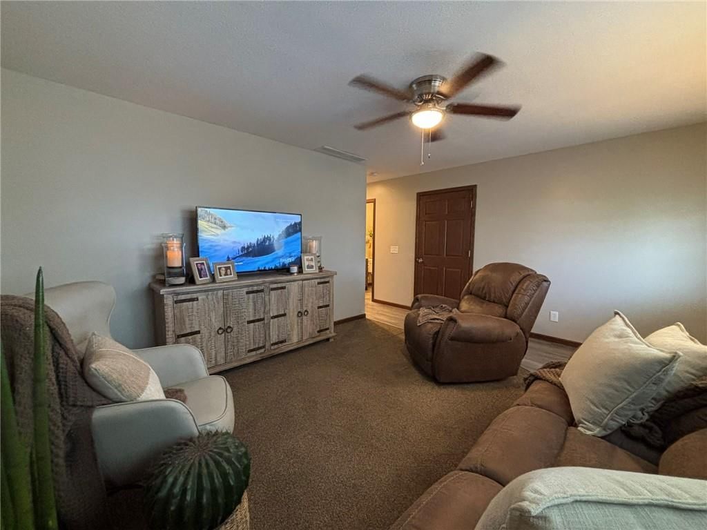 Photo 7 of 33 - 206 N Cypress Unit B Street