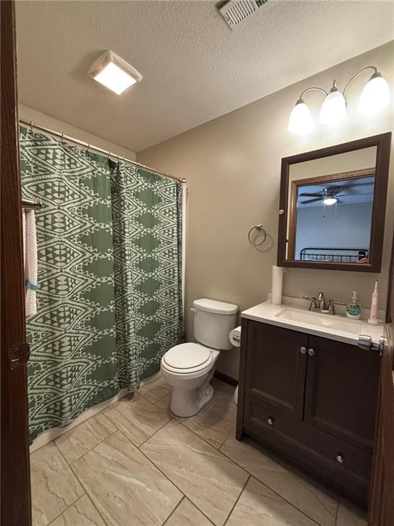 Photo 18 of 33 - 206 N Cypress Unit B Street