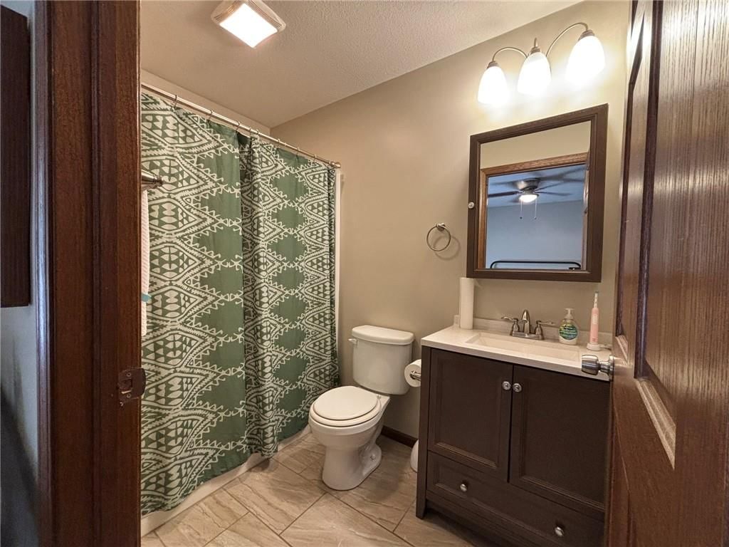 Photo 19 of 33 - 206 N Cypress Unit B Street