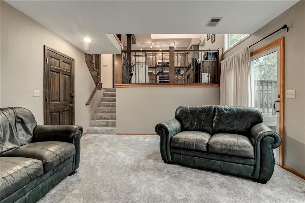28465 W 85th Terrace — photo 3
