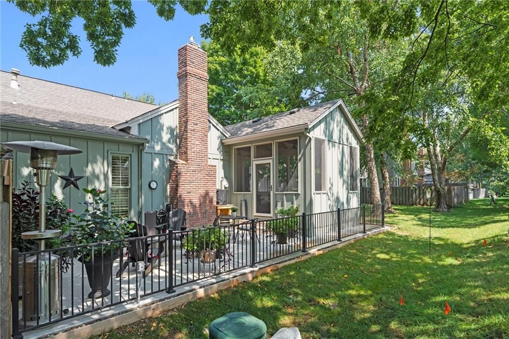Photo 40 of 41 - 4403 W 112th Terrace