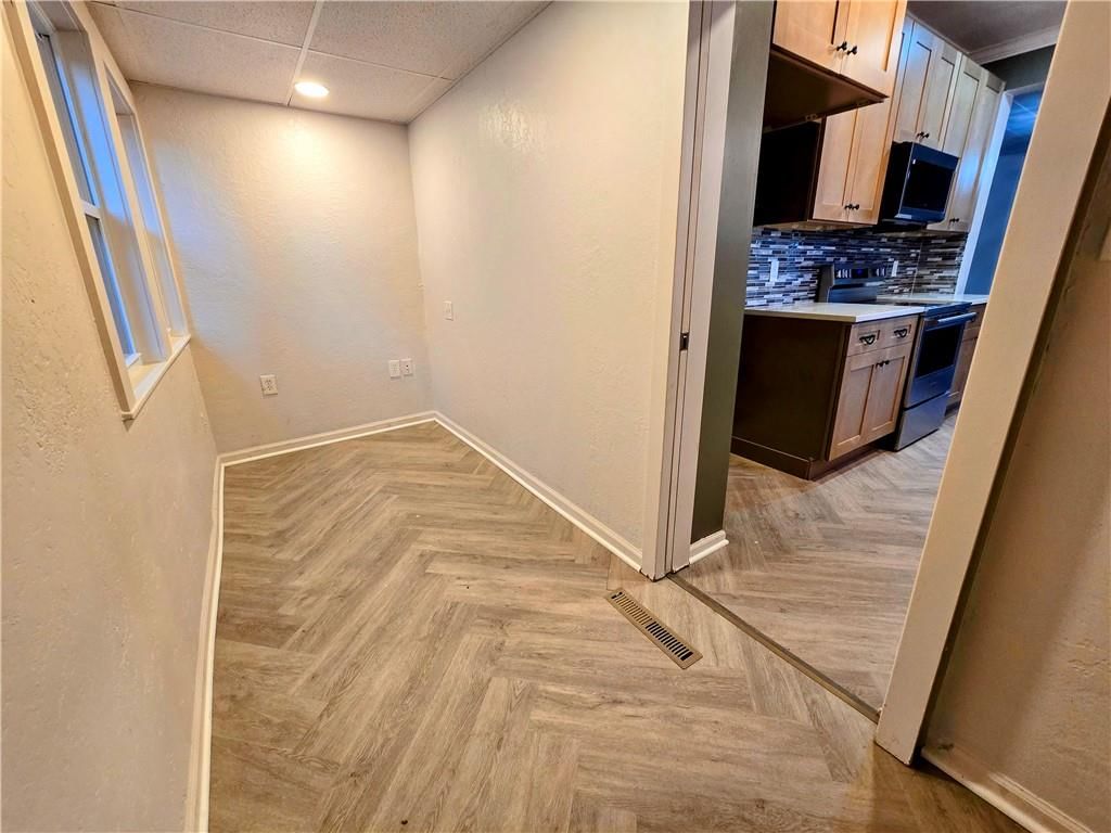 208 W Piankishaw Street — photo 7