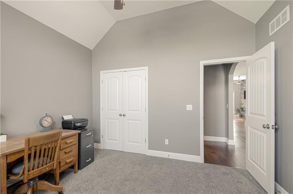9121 N Myrtle Avenue — photo 24