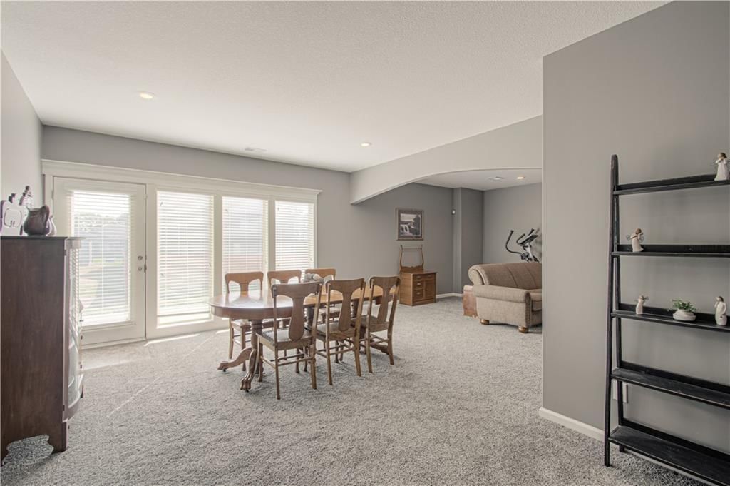 9121 N Myrtle Avenue — photo 31