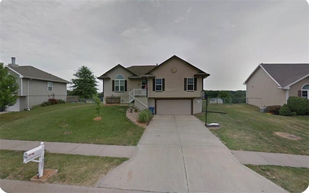 1307 Stonecrest Drive, Kearney, MO