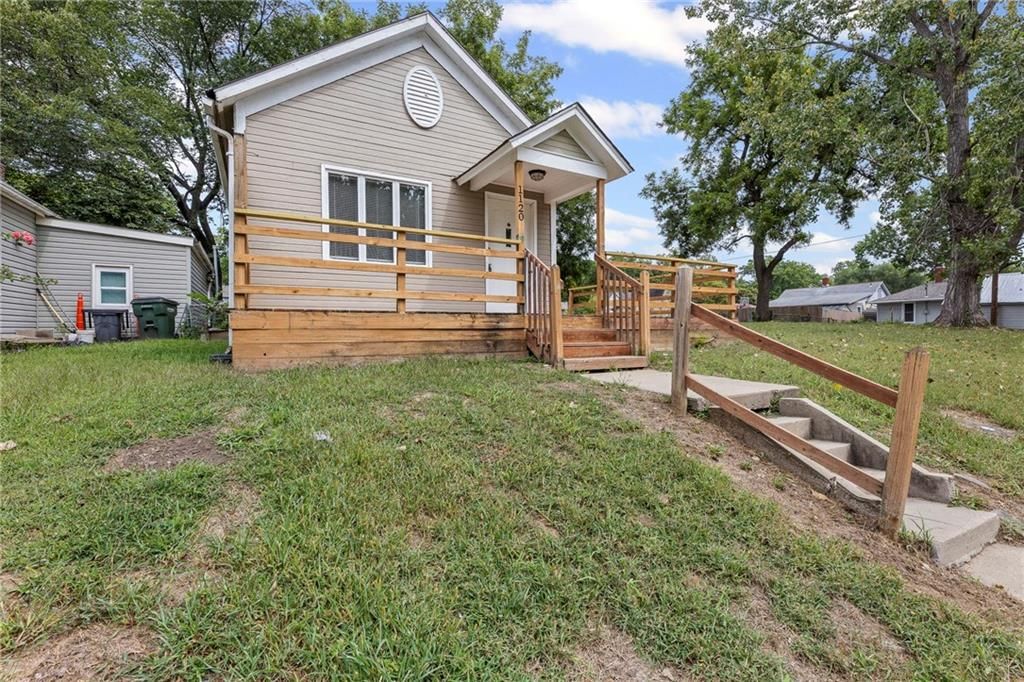 1120 Pottawatomie Street — photo 1