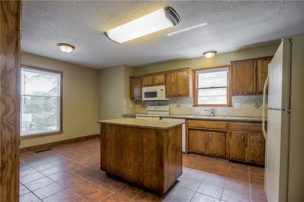 5835 N College Street — photo 22