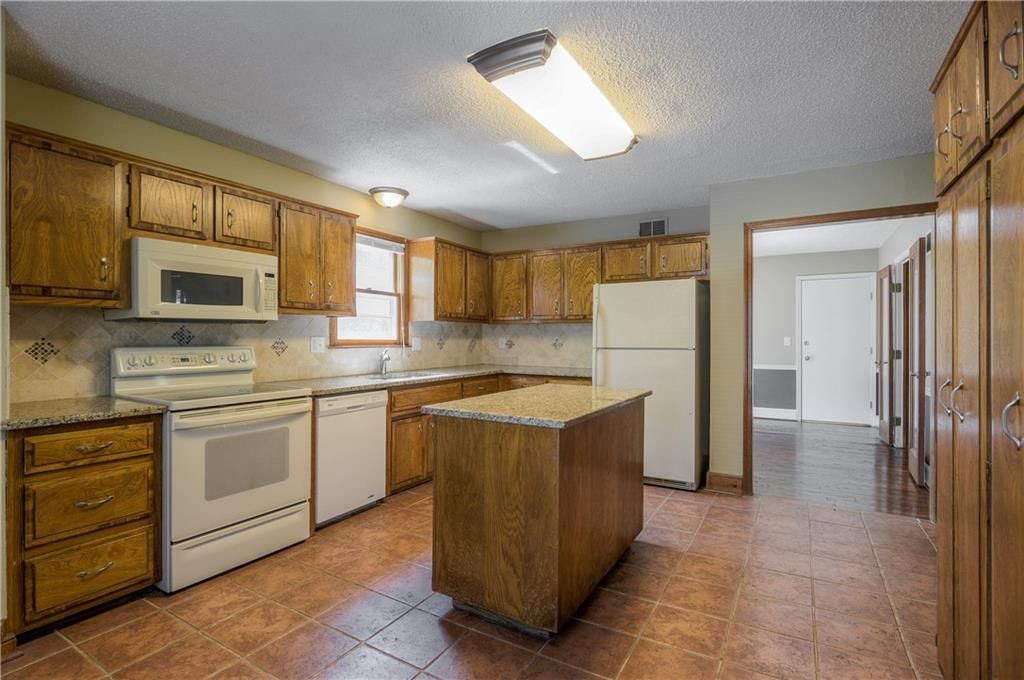 5835 N College Street — photo 24