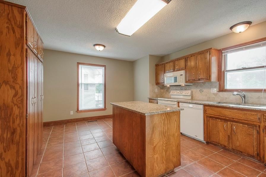 5835 N College Street — photo 30