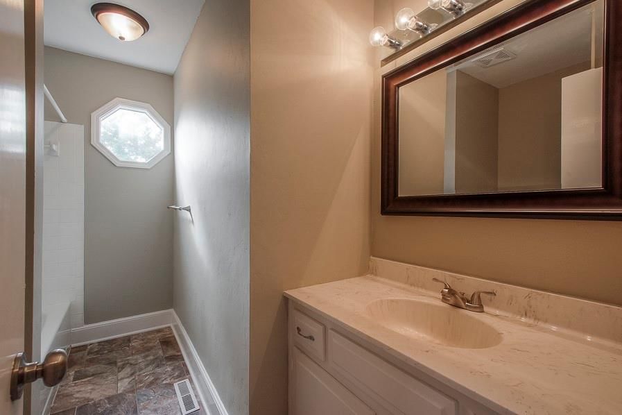5835 N College Street — photo 39