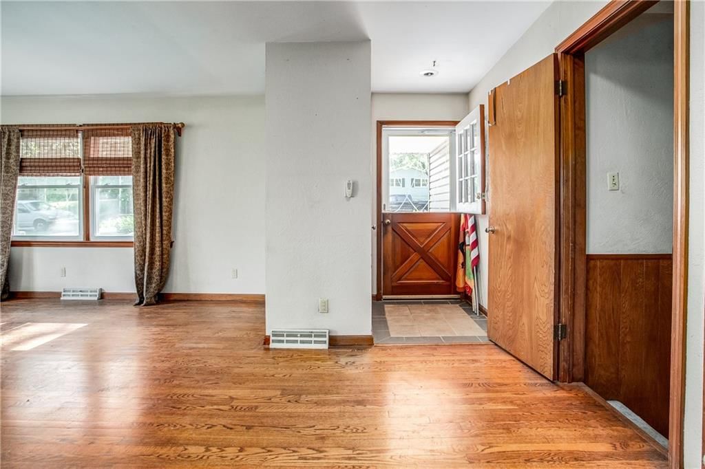 2806 S Whitney Avenue — photo 17
