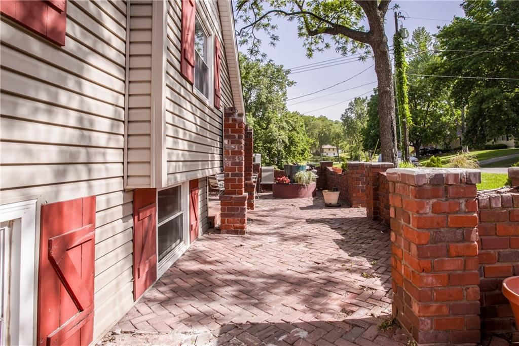 2806 S Whitney Avenue — photo 19