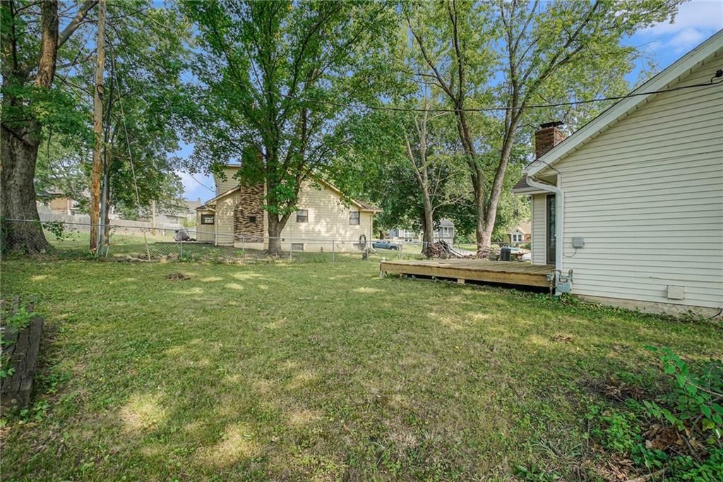 1537 N 85th Terrace — photo 32
