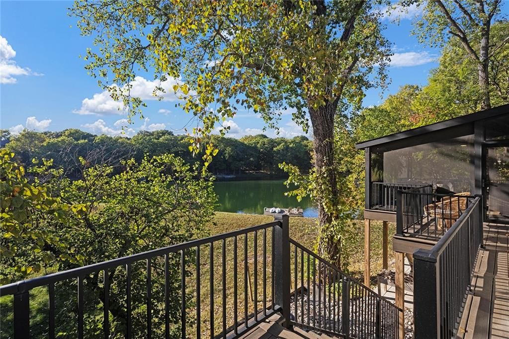 900 Wildbriar Drive — photo 3