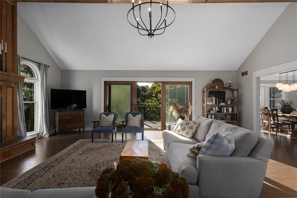 900 Wildbriar Drive — photo 11