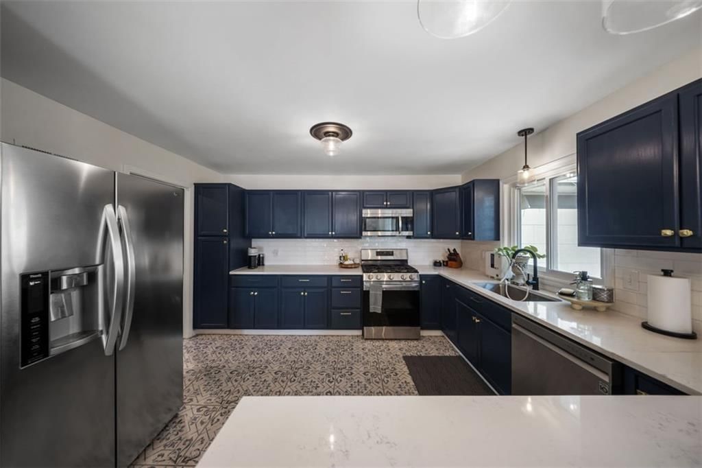1113 W 85th Street — photo 9