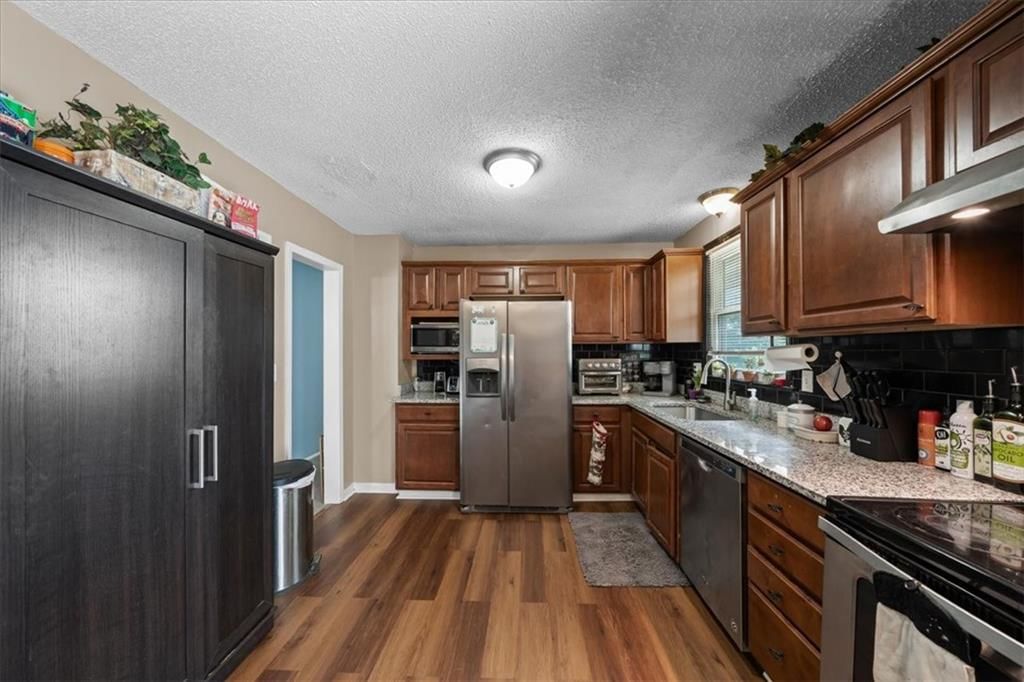 11604 Manchester Avenue — photo 8