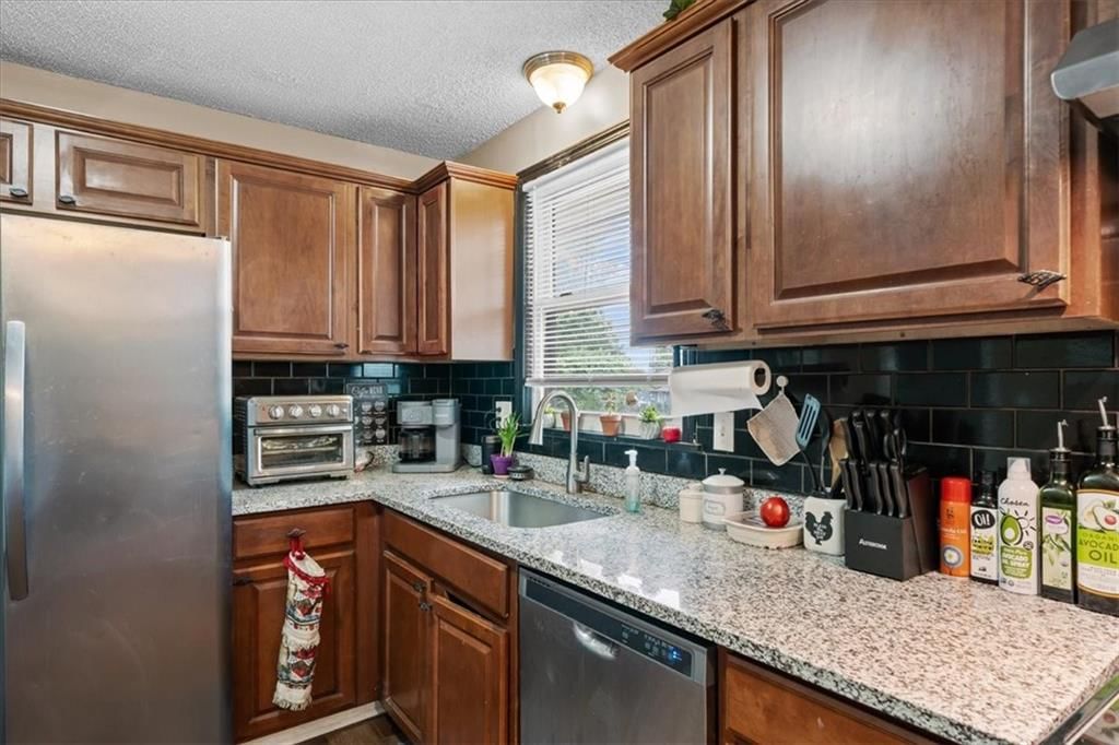 11604 Manchester Avenue — photo 11