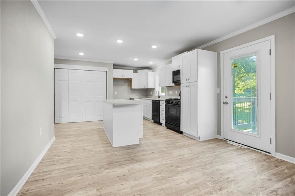 Photo 9 of 46 - 19110 S Sunray Drive