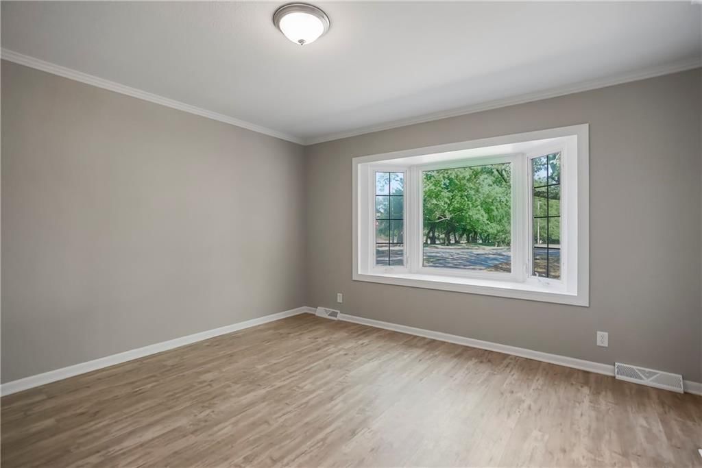 Photo 12 of 46 - 19110 S Sunray Drive