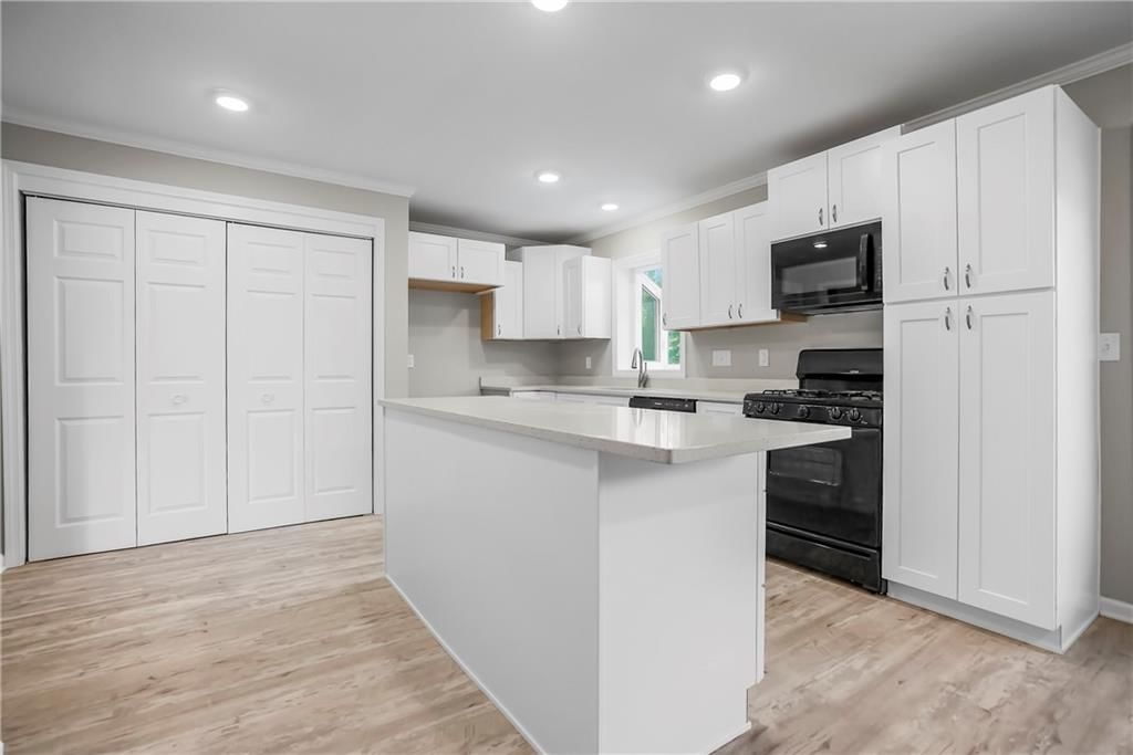 Photo 15 of 46 - 19110 S Sunray Drive