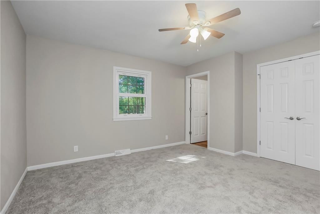 Photo 21 of 46 - 19110 S Sunray Drive