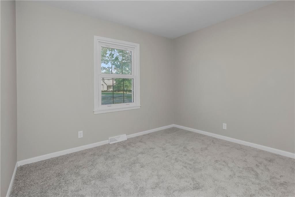 Photo 25 of 46 - 19110 S Sunray Drive
