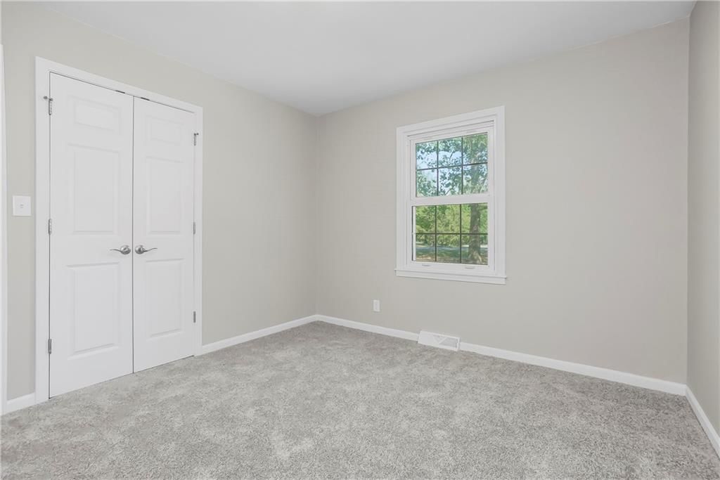 Photo 27 of 46 - 19110 S Sunray Drive