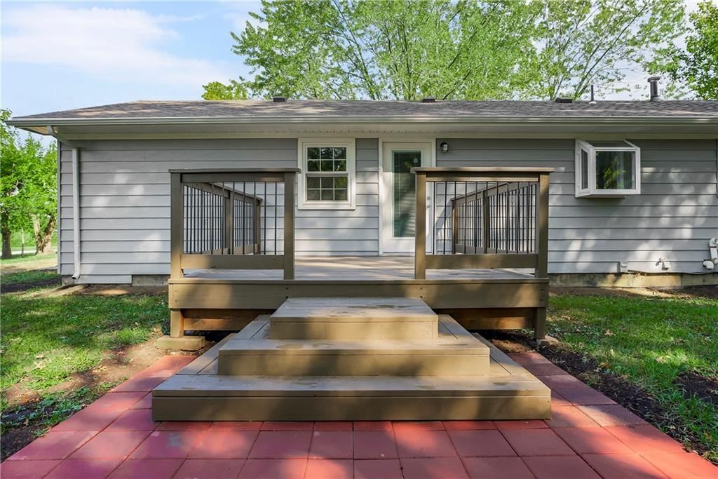 Photo 32 of 46 - 19110 S Sunray Drive