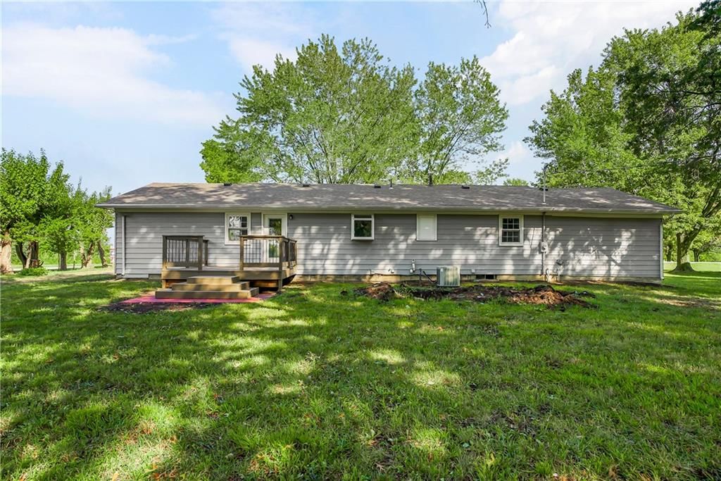 Photo 35 of 46 - 19110 S Sunray Drive