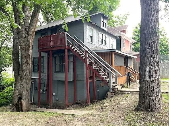2450 HARDESTY Avenue — photo 2