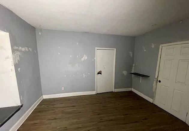 2450 HARDESTY Avenue — photo 3