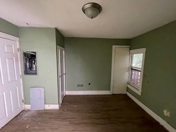 2450 HARDESTY Avenue — photo 8