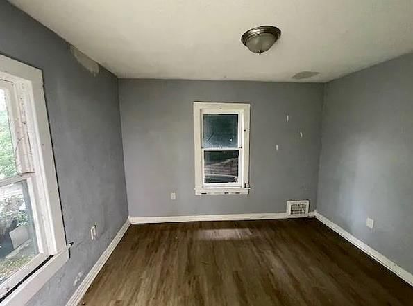 2450 HARDESTY Avenue — photo 10
