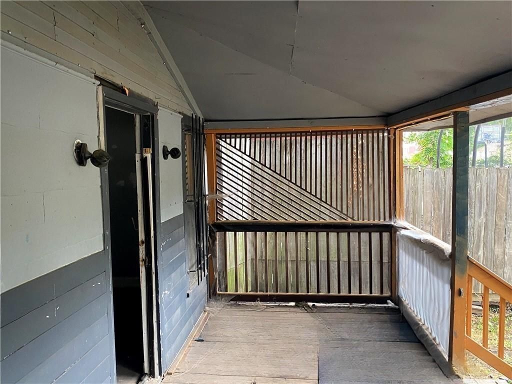 2450 HARDESTY Avenue — photo 25